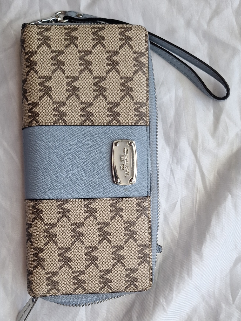 Michael Kors Beige Signature and Light Blue Zip Wristlet